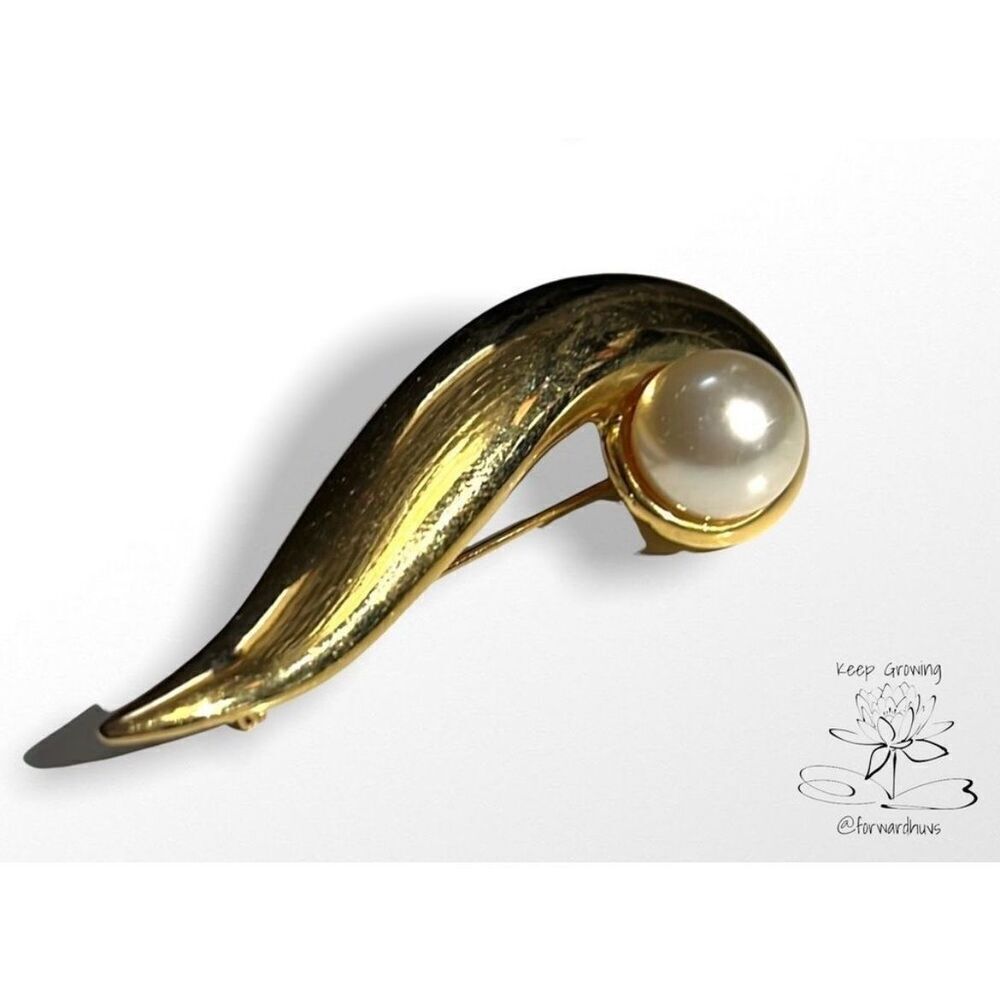 Bundle Sale 3 for $15 | PD Premier Designs Gold-tone Brooch Faux Pearl